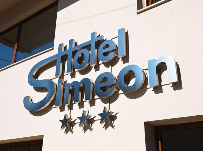 Simeon Hotel 