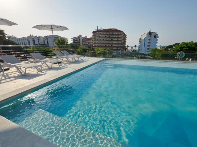DWO Sirius - Adults Only