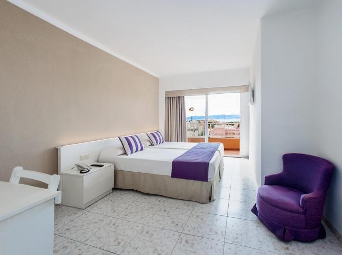 Hotel FERGUS Geminis