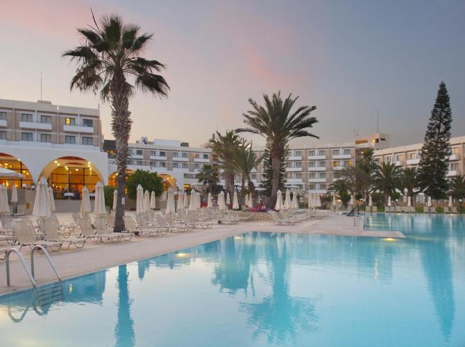 Hotel Louis Phaethon Beach