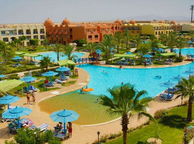 Titanic Aqua Park Resort