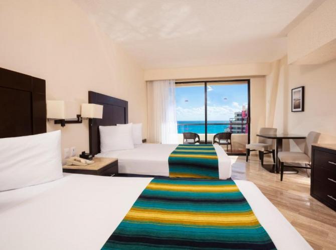 Crown Paradise Club Cancun