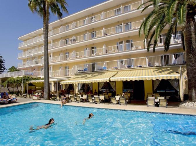 Universal Hotel Bikini