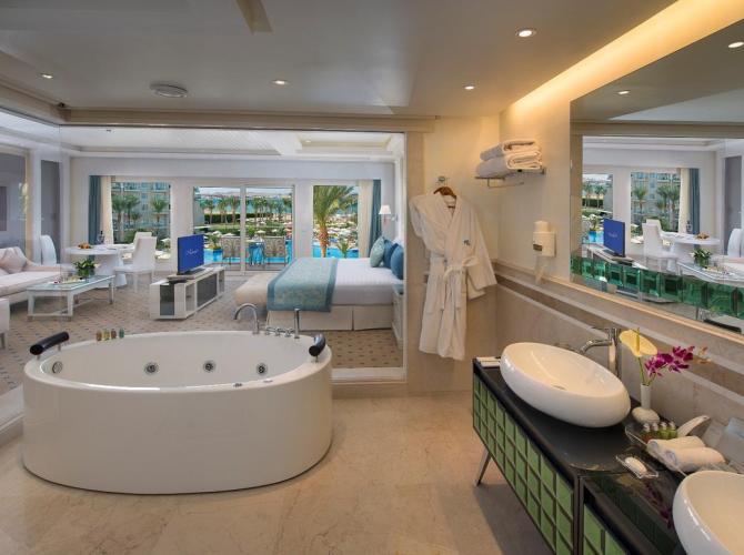 Premier Le Reve Hotel & Spa  (Adults Only 16+)