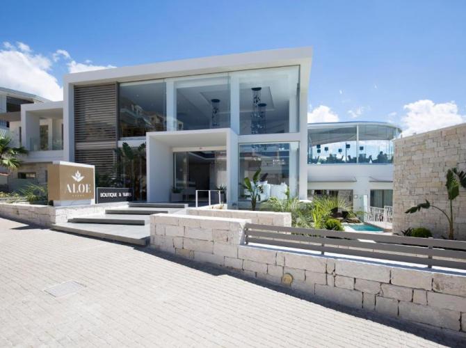Aloe Boutique  & Suites (Adults only 16+)