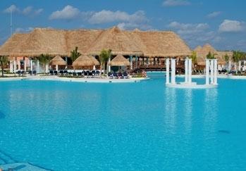 Grand Palladium Colonial Resort & Spa