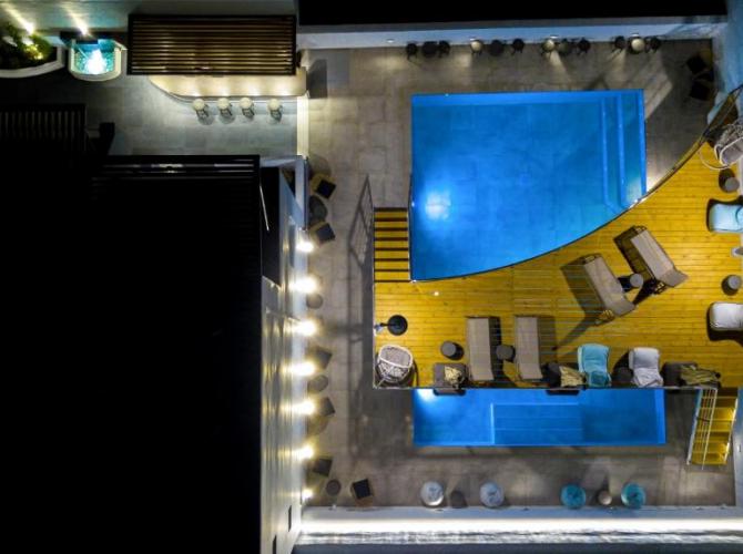 Deluxe Hotel Santorini