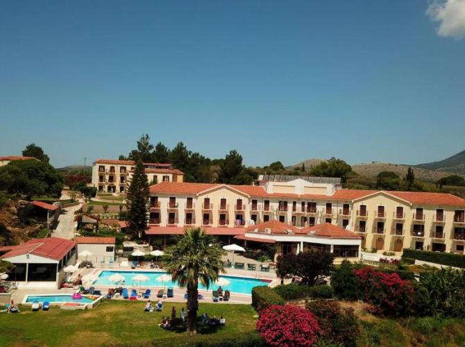 Hotel Karavados Beach