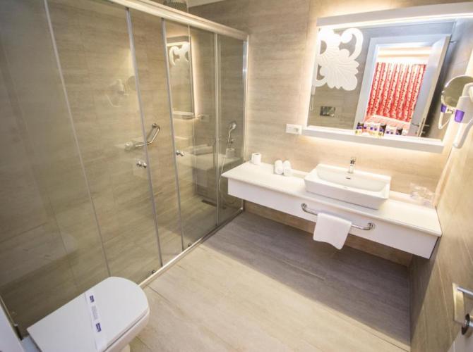 Laguna Beach Alya Resort And Spa