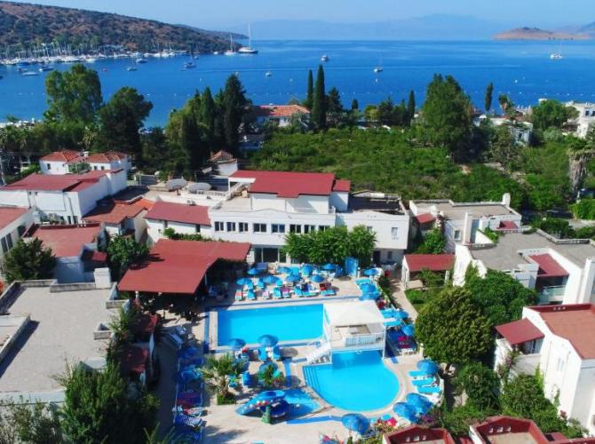 Summer Garden Suites and Beach Hotel