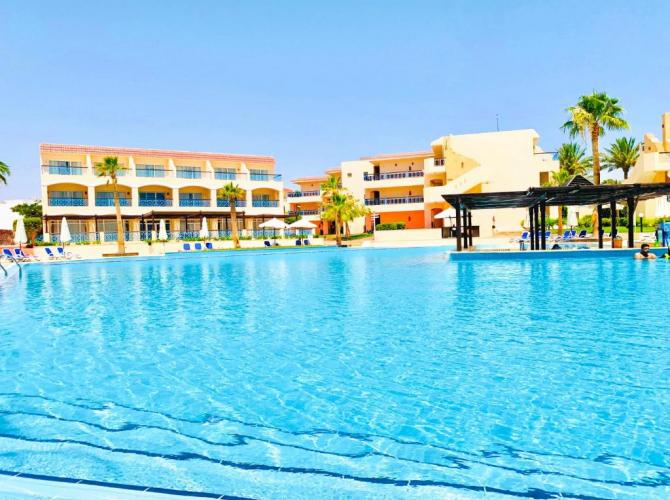 Ivy Cyrene Island Aqua Park Resort (ex Cyrene Island Hotel)