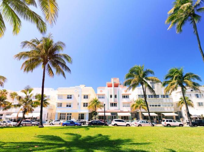 Chesterfield Hotel & Suites