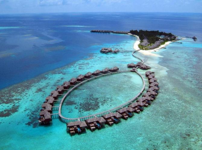Coco Bodu Hithi Resort