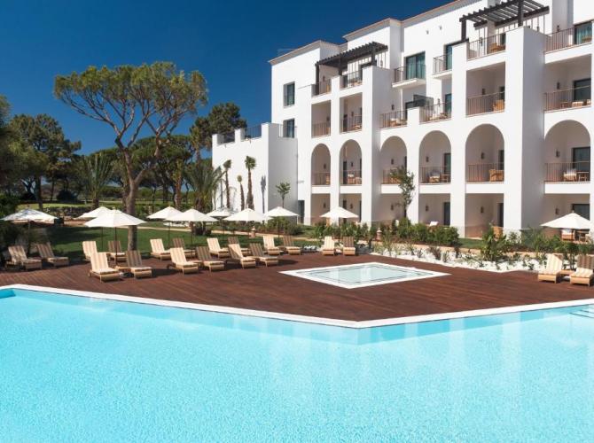 Pine Cliffs Ocean Suites Resort