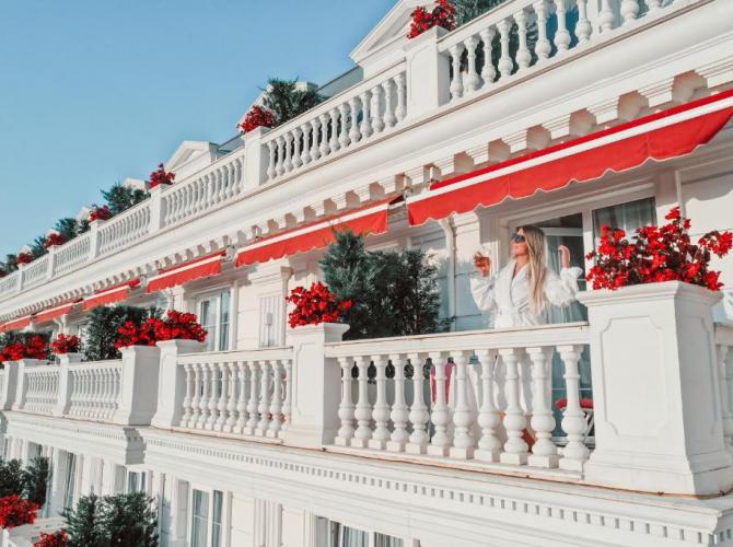 Hotels & Resorts Flower