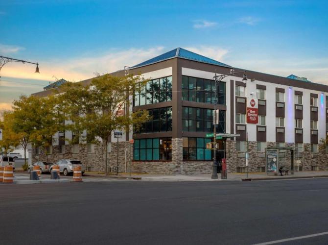 Best Western Plus Brooklyn Bay Hotel