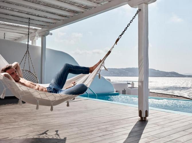 Kouros Hotel & Suites