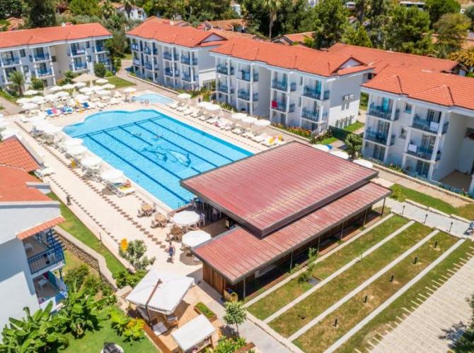 Hotel Belcekum Beach
