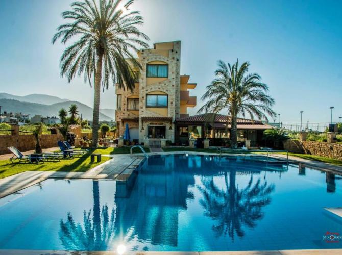 Danelis Studios & Apartments