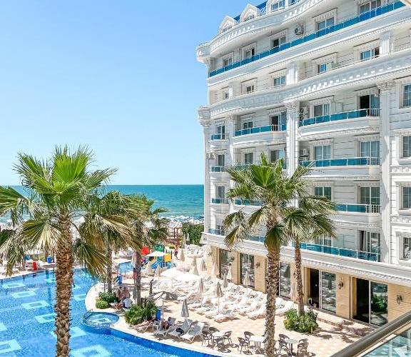 Grand Blue Fafa Resort & SPA