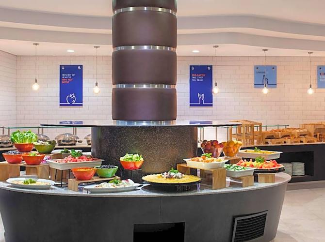 Hotel Holiday Inn Express Dubai Airport, an IHG