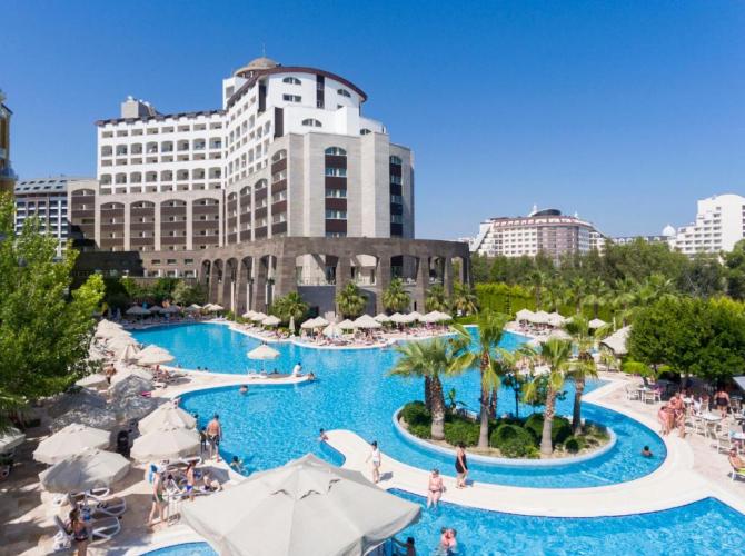 Melas Hotel Lara