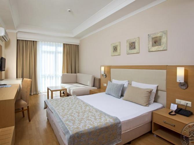 TITAN SELECT HOTEL