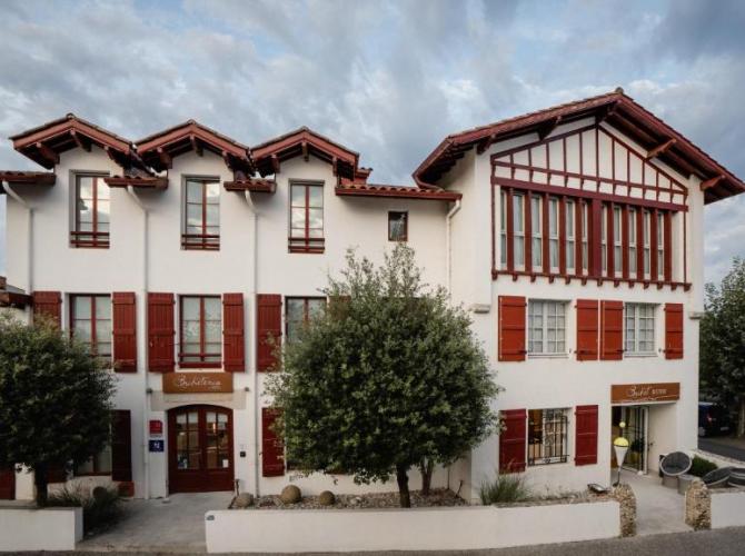 Hôtel Briketenia