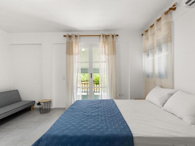 Nikas Rooms and Apartments